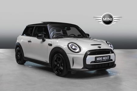 MINI Cooper SE MAXIMIZE KUPEVARMER KAMERA PANO HARMAN SKINN