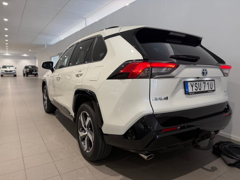 Bild 4 av Toyota RAV4 Plug-in Hybrid X Edition / Dragkrok / Elektrisk stol / Adaptiv farthållare /
