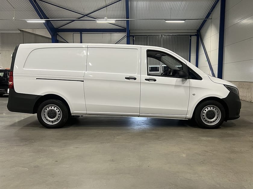 Bild 3 av Mercedes-Benz Vito 110 CDI 2.8t Manuell 102 HK Extra lång / Leasebar / Backkamera /