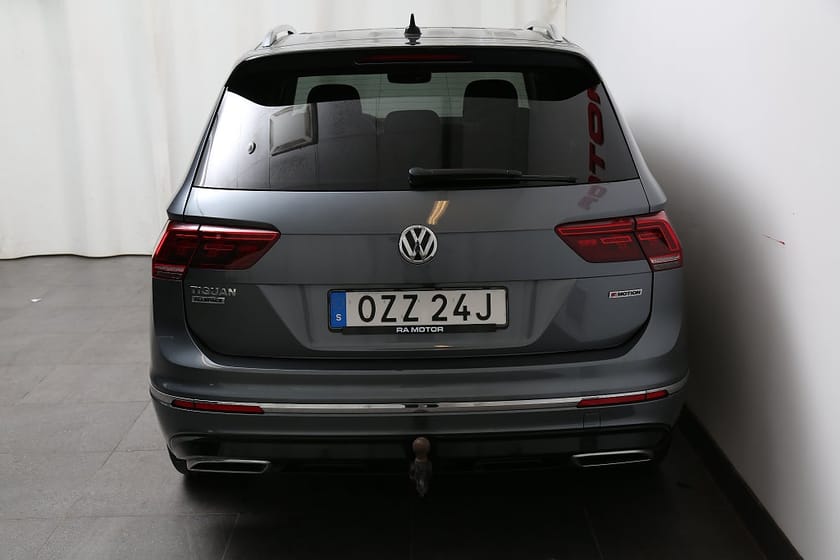 Bild 2 av Volkswagen Tiguan Allspace 7-sätes 2,0 TDI 200hk 4M R-Line Värmare Drag