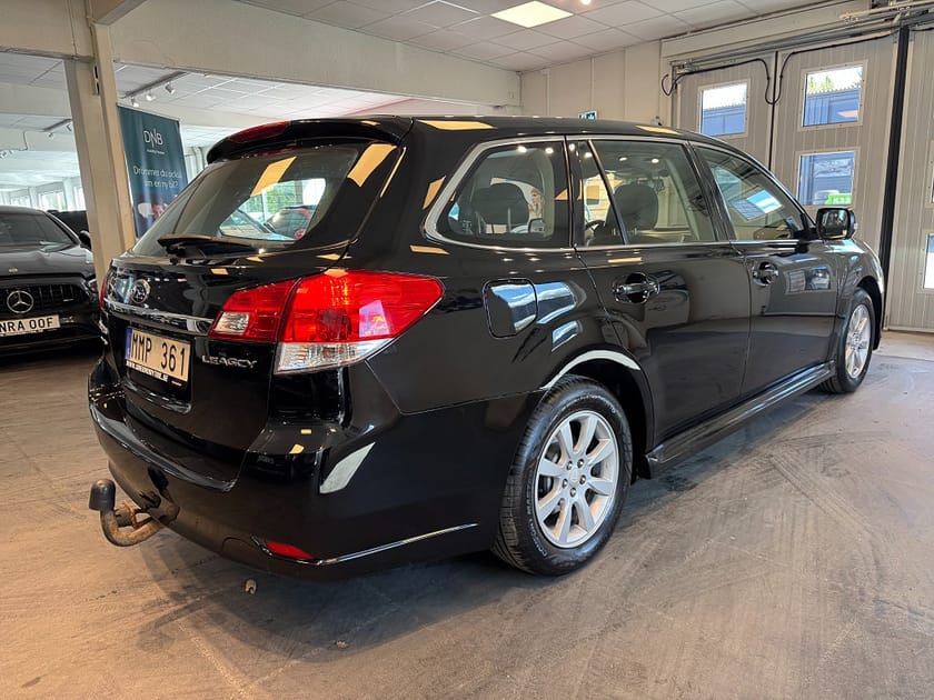 Bild 4 av Subaru Legacy Wagon 2.5 4WD Aut Drag VÄRMARE Ny besiktad skinn 167hk