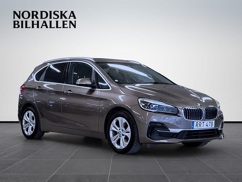 Bild 1 av BMW 225xe Active Tourer Steptronic Luxury Line Pano GPS HUD Kam