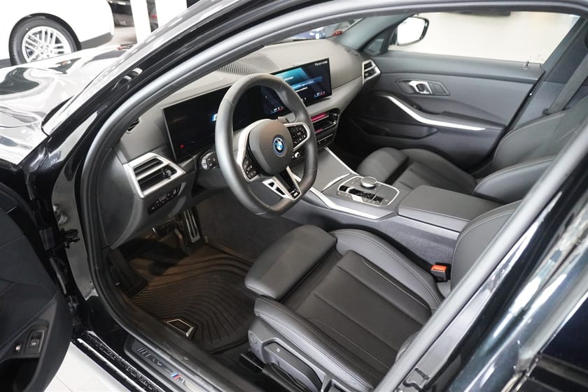 Bild 2 av BMW 330e xDrive Touring M Sport Active Ed, 19 Fälg, Tonade Rutor