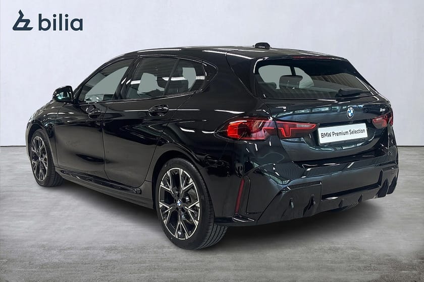 Bild 2 av BMW 120 Aut M-Sport | Panorama | Rattvärme | Backkamera