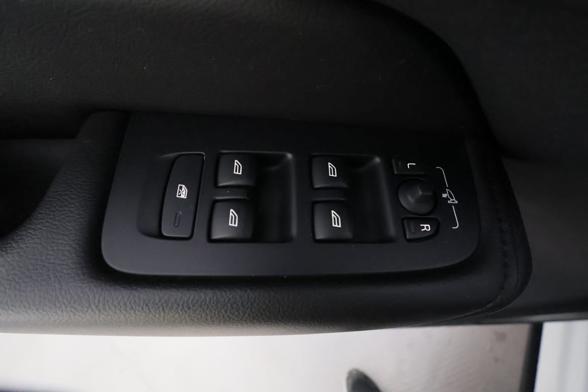 Volvo XC60 2022 - miniatyr 11