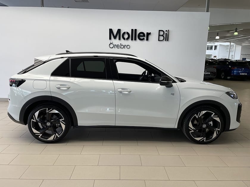 Bild 4 av Volkswagen T-Roc R-Line BlackStyle 1.5 eTSI 150 hk DSG|Head Up|Matrix