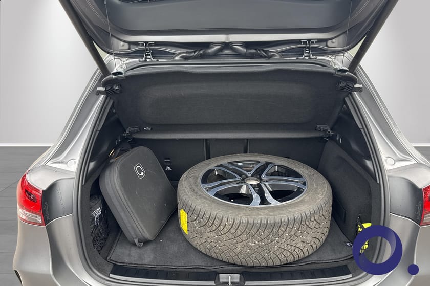 Bilde 5 av Mercedes-Benz EQA 300 4MATIC AMG Line – 2023 | Mountain Grey Magno |