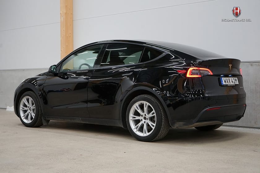 Bild 4 av Tesla Model Y Long Range AWD 514hk Drag Värmepump Rattvärme MOMS