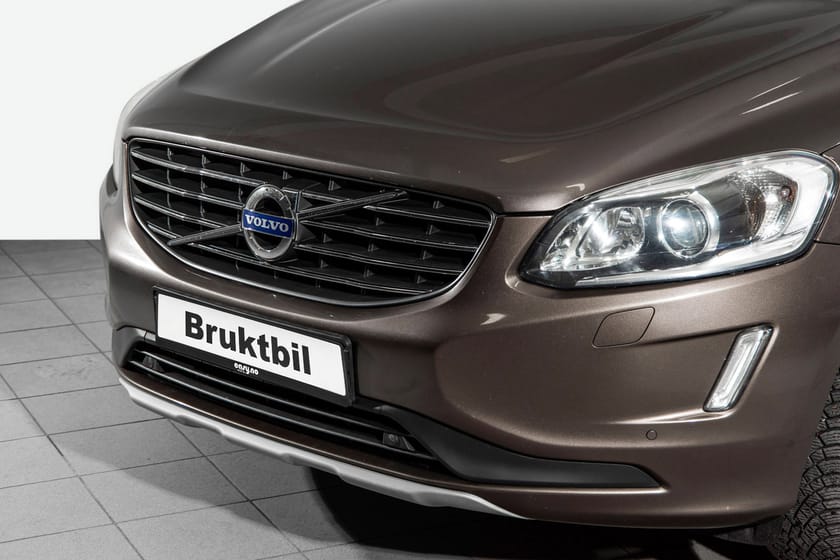 Bilde 3 av Volvo XC60 D4 Summum/Krok/Tek.pk PRO/VOC/Nøkkelløs/R.kam/Navi++