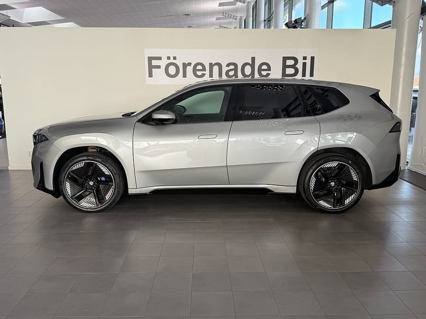 Bild 3 av BMW iX3 50 xDrive Fully Charged M Sport Edition Drag Head-Up