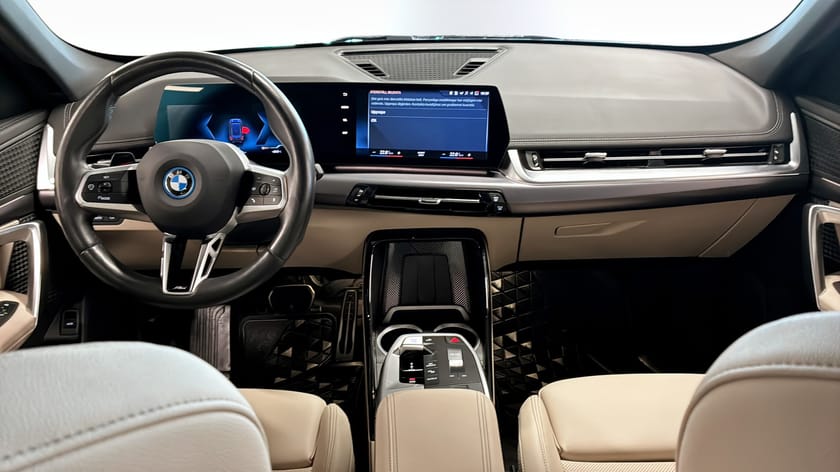 Bild 4 av BMW iX1 xDrive30 M Sport Massagestol Rattvärme Värmare Keyless