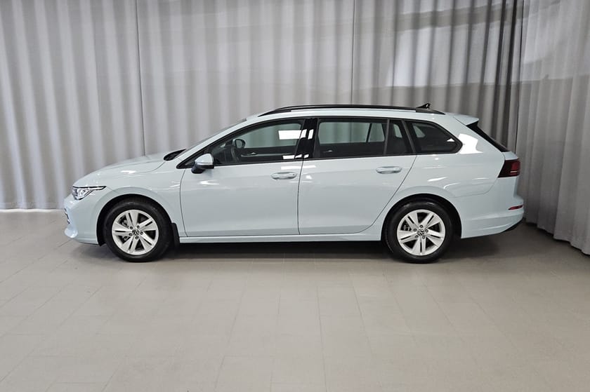 Bild 2 av Volkswagen Golf Sportscombi Life 1.5 eTSI 150HK DSG P-Värm Drag Aut