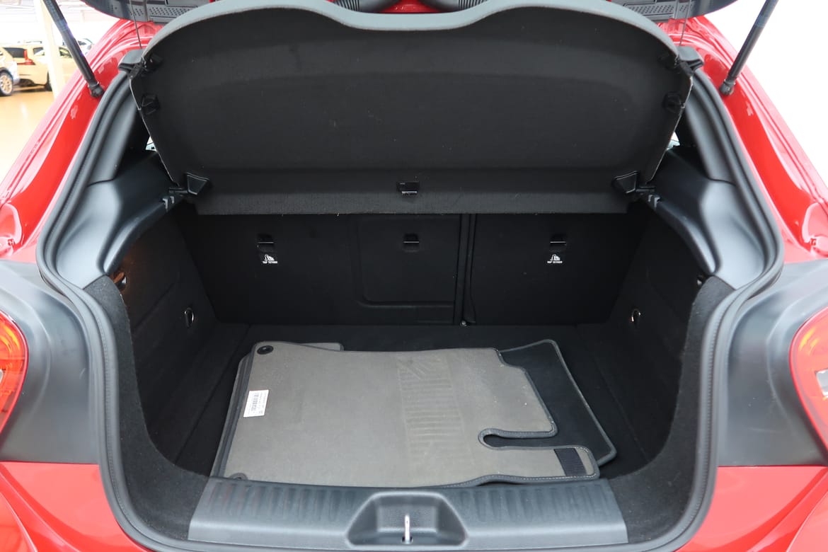 Mercedes-Benz A-Klass 2017 - miniatyr 11