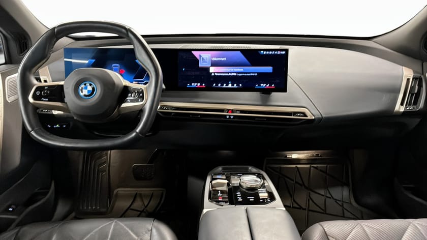 Bild 4 av BMW iX xDrive40 Sportpkt Driving Assist Pro 360 Kamera Head Up B&W