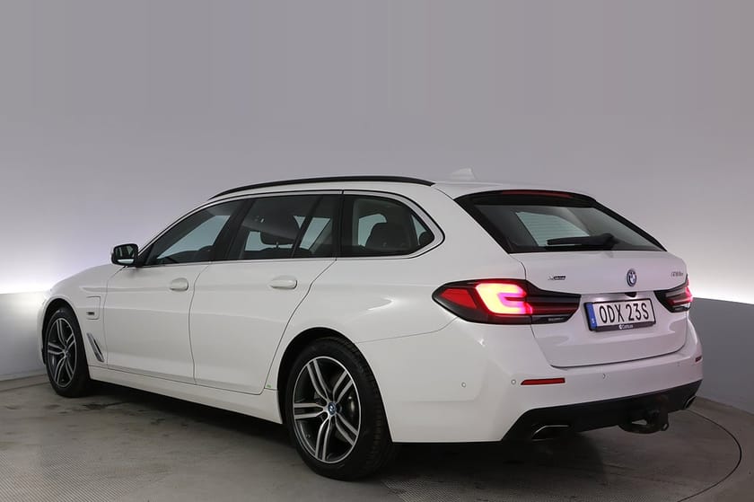 Bild 4 av BMW 530e xDrive Touring Drag Farthållare Kamera Rattvärme