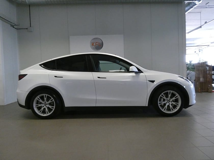 Bild 5 av Tesla Model Y Long Range AWD Pano-Kamera-AutoPilot-Skinn-SoV