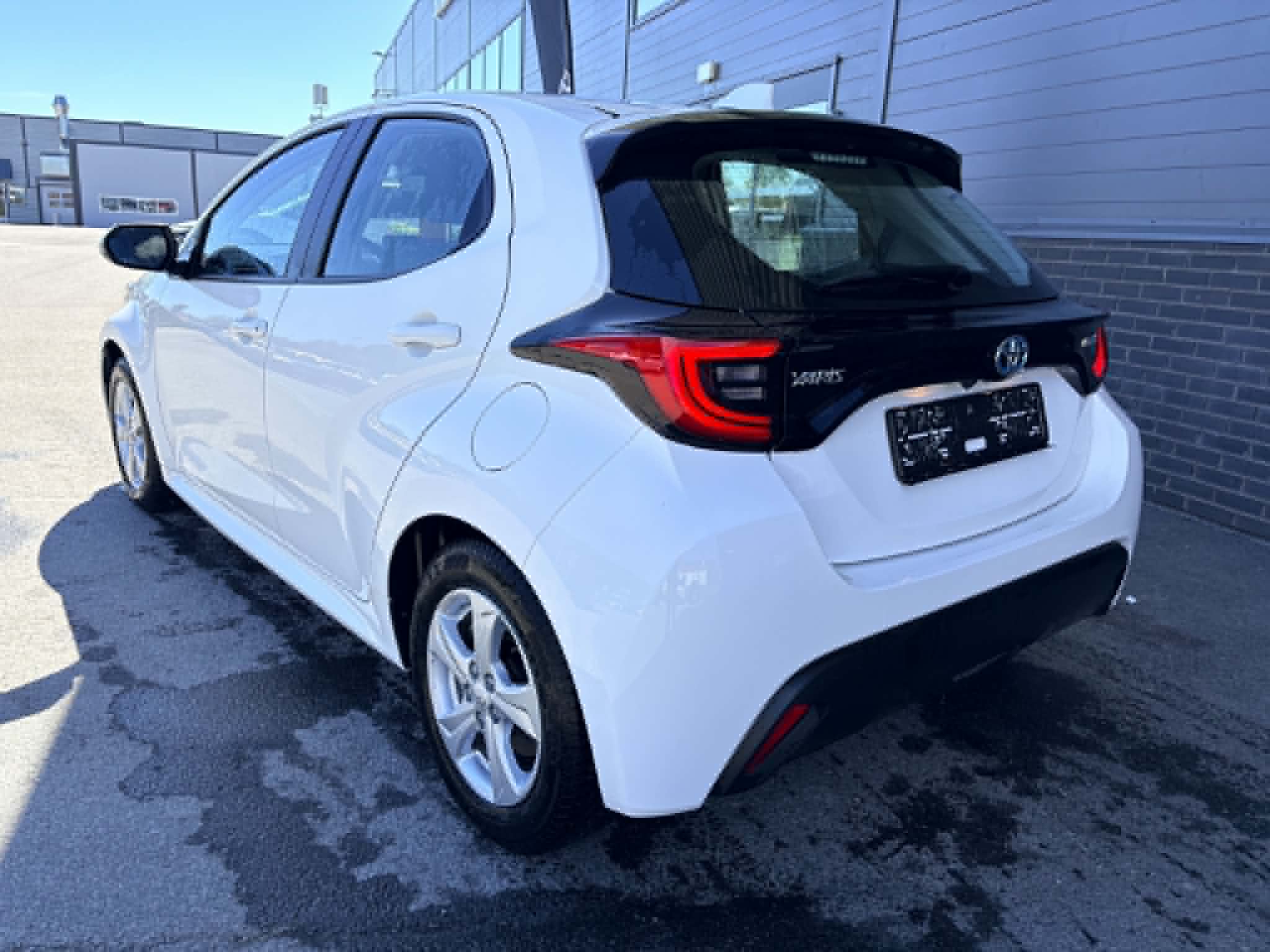 Thumnail bilde 1 av Toyota Yaris Hybrid