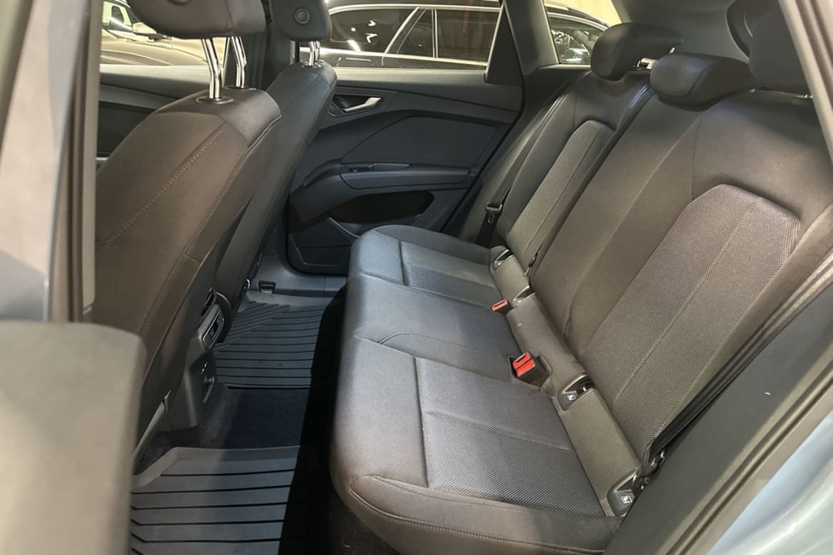 Audi Q4 e-tron 2023 - miniatyr 13