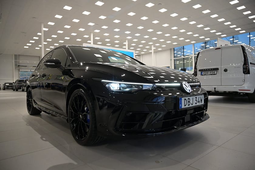 Bild 4 av Volkswagen Golf R 333 hk *Black Edition**