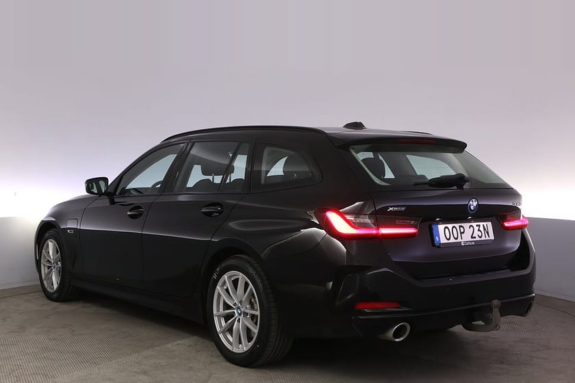 Bild 4 av BMW 330e xDrive Touring LED PDC Navi Sportstol Värmare Drag