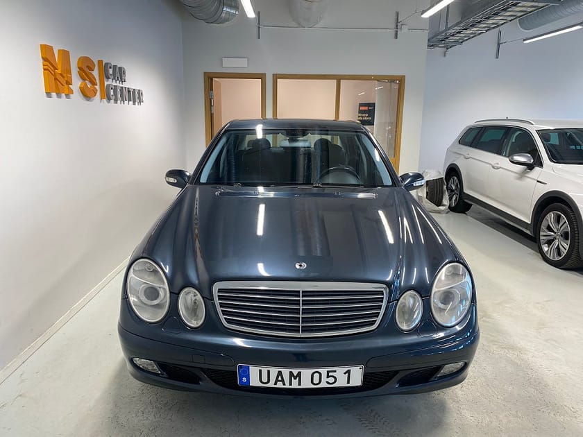 Bild 2 av Mercedes-Benz E 240 5G-Tronic Nyservad 1 ägare