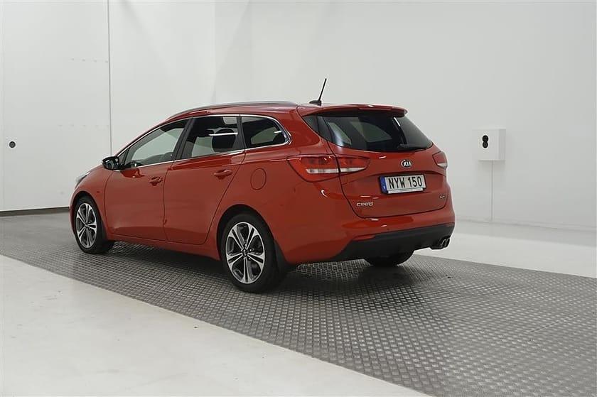 Bild 3 av Kia cee'd_sw Cee´d 1.6 CRDi SW 136hk GT Line Navigator Backkamera PDC