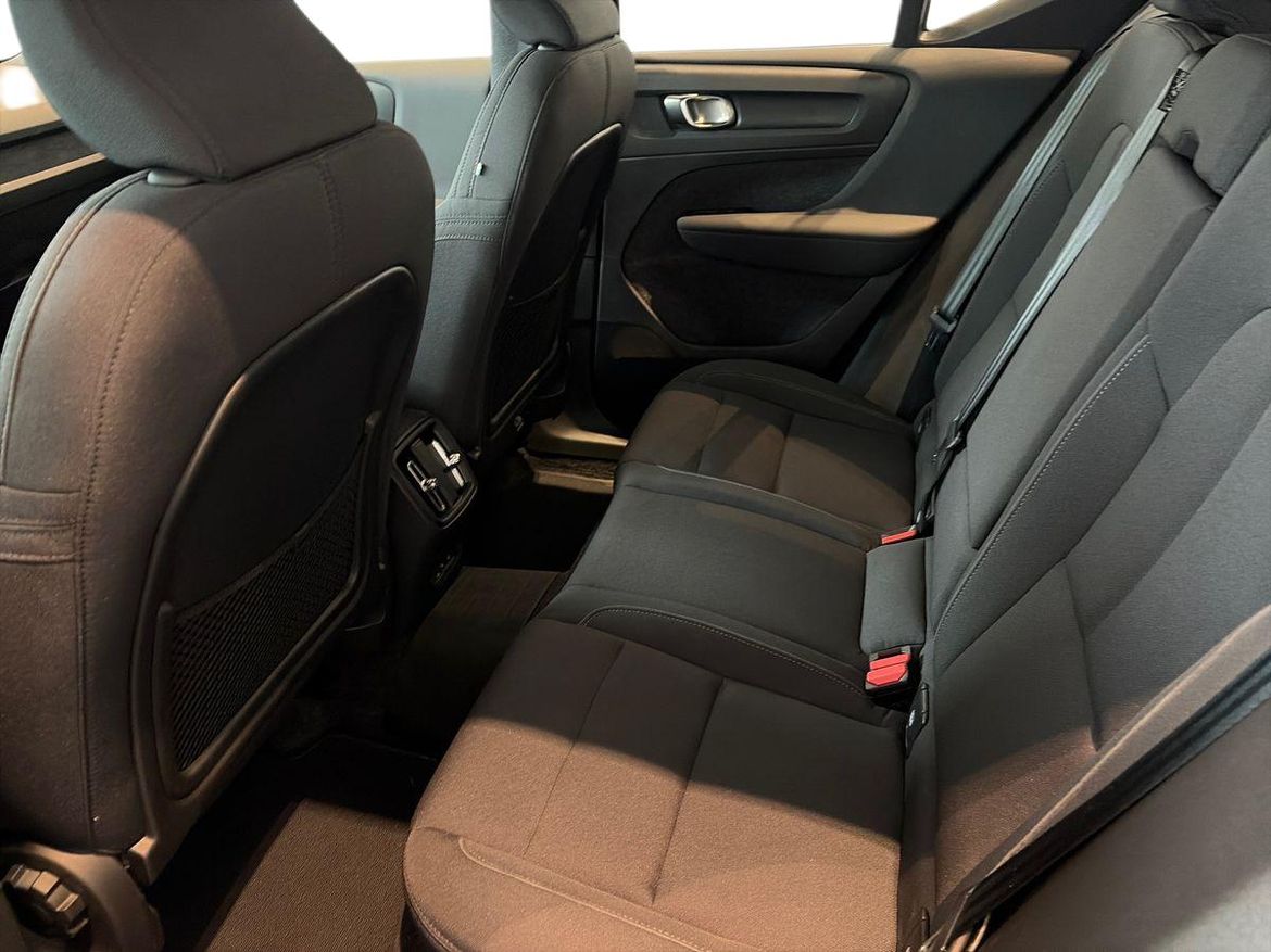 Volvo XC40 2023 - miniatyr 10