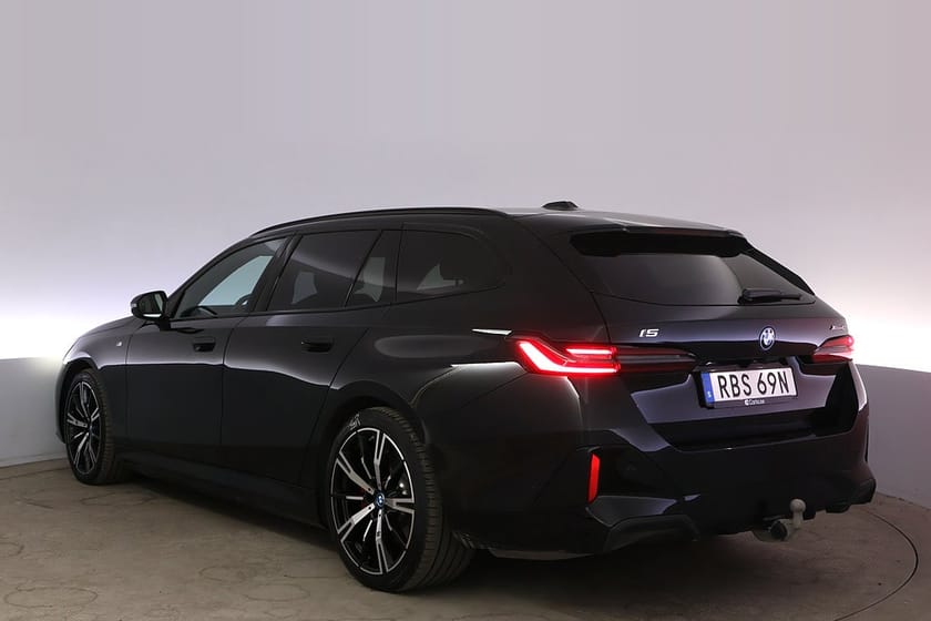 Bild 4 av BMW i5 xDrive40 Touring M Sport Pro Drag HK Kamera V-hjul