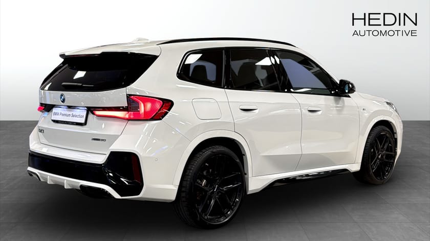 Bild 2 av BMW iX1 xDrive30 M Sport Innovation Comfort Travel 20"