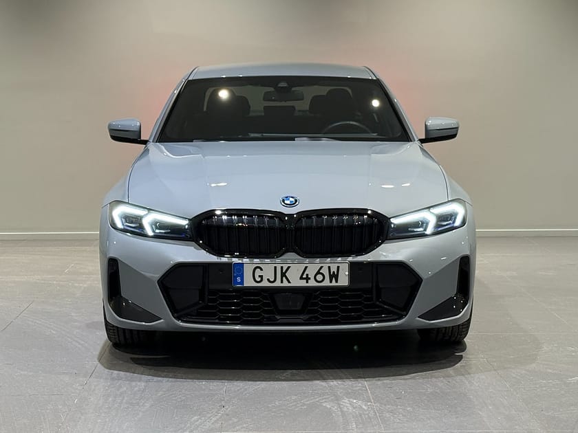 Bild 2 av BMW 330e xDrive Sedan M Sport Pro Drag AdptFartH H/K Comfort