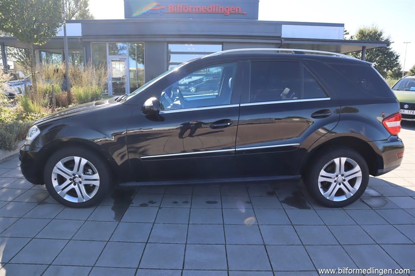 Bild 1 av Mercedes-Benz ML 350 CDI 4MATIC 231hk  Airmatic, Sport, Automat, Dragkrok, Svensksåld