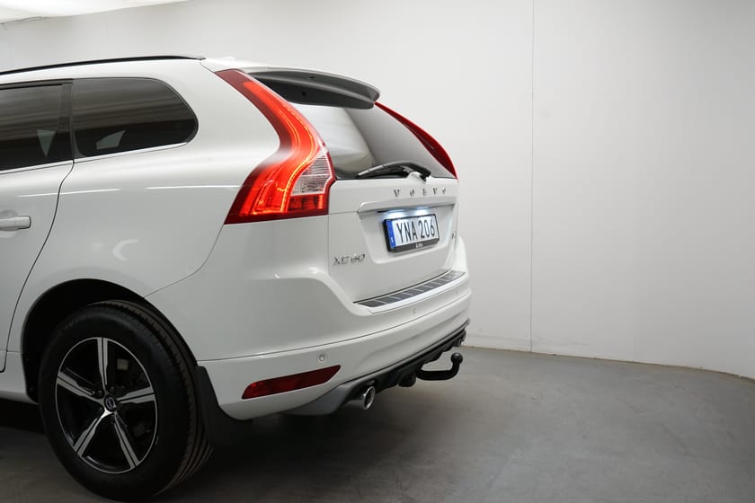 Bild 3 av Volvo XC60 D4 AWD Classic R-Design, Dragkrok, Navigation