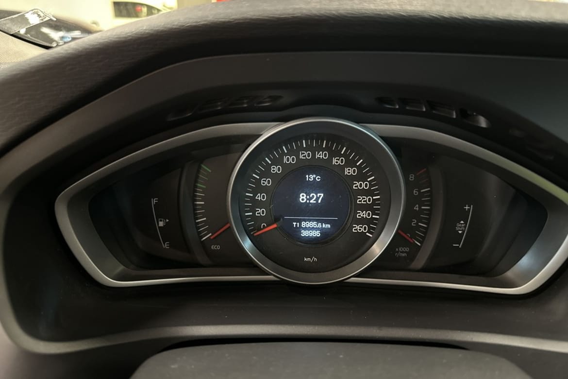 Volvo V40 2018 - miniatyr 10