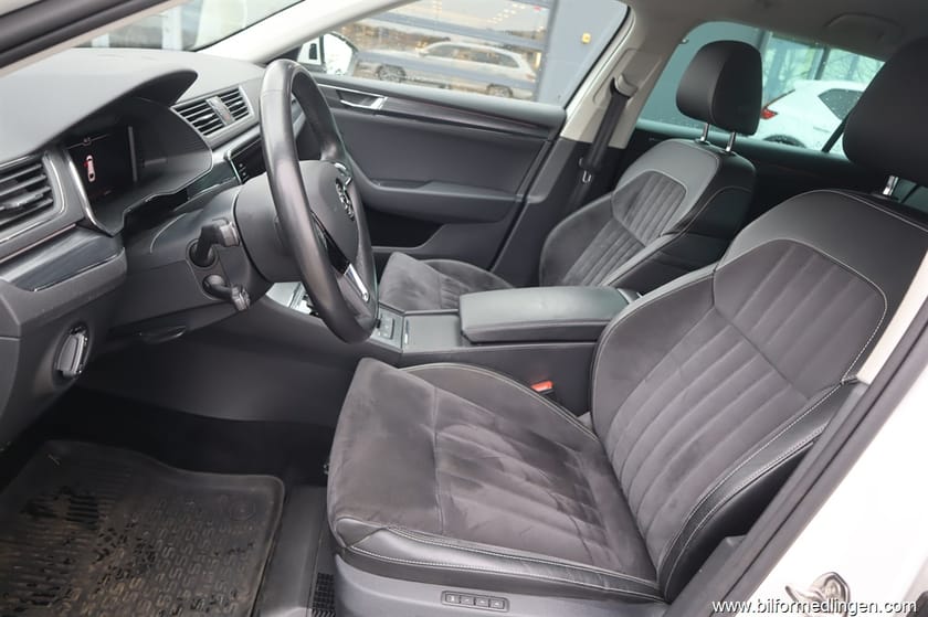 Bild 4 av Škoda Superb Kombi COMBI 2.0 TDI AdBlue 4x4 190hk Dragkrok Rattvärme 1 ägare