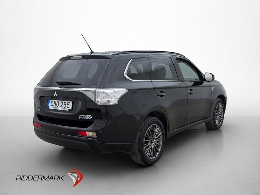 Bild 4 av Mitsubishi Outlander PHEV CVT 4WD Business Kamera Navi Skinn