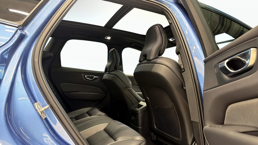 Bild 5 av Volvo XC60 T8 AWD Recharge (392hk) R-DESIGN / PANORAMA / DRAG