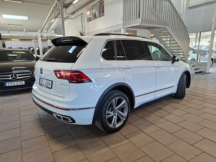 Bild 3 av Volkswagen Tiguan eHybrid R-Line 245hk Drag | Cockpit