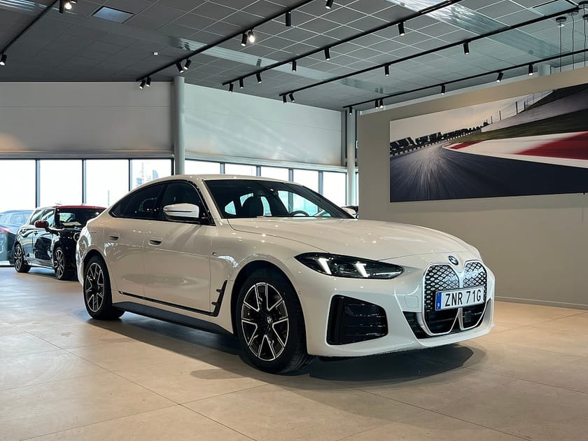 Bild 3 av BMW i4 eDrive40 Gran Coupé M Sport Adapt Farth Rattvärme Drag