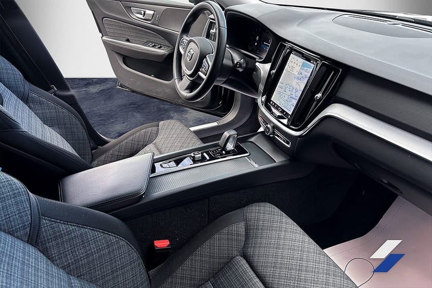 Bild 4 av Volvo V60 Cross Country B4 AWD Momentum Kamera Drag Google