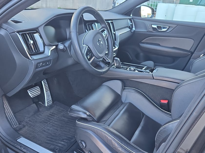 Bild 2 av Volvo V60 Recharge T8 II R-Design