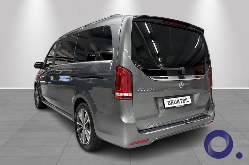 Bilde 3 av Mercedes-Benz EQV 300 Avantgarde – Burmester|AIRMATIC|Panorama|360°|8-seter|