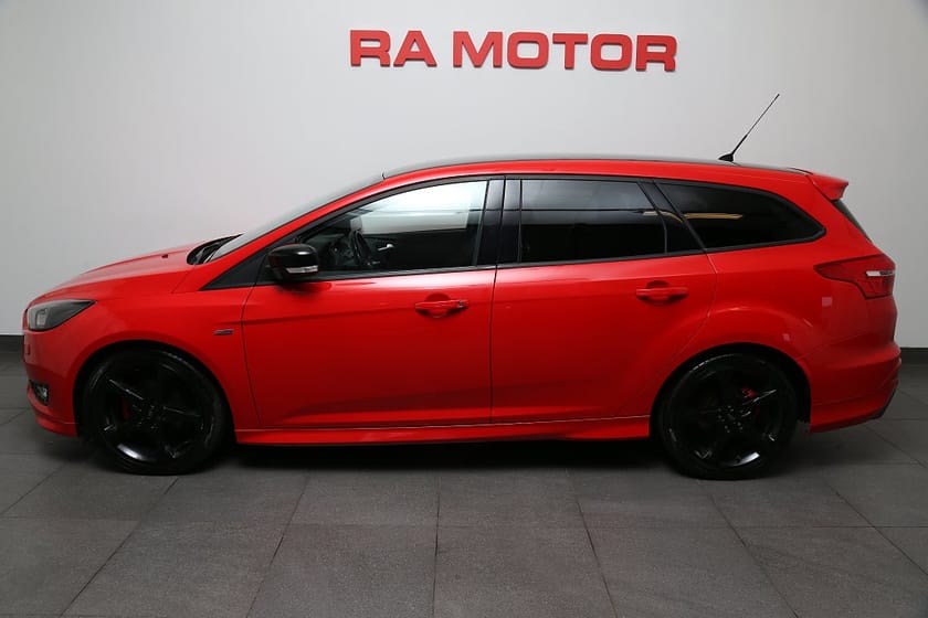 Bild 3 av Ford Focus Kombi 1,0 EcoBoost ST-Line Drag Exteriört stylingkit