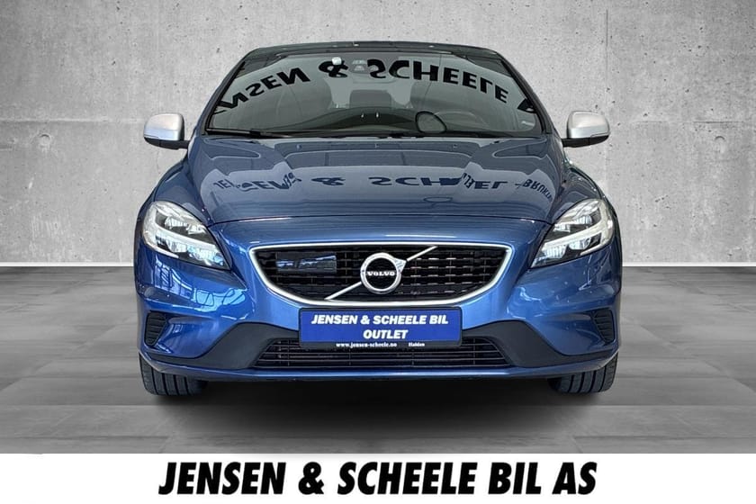 Bilde 2 av Volvo V40 T2 aut R-Design. Navi, DAB, Parkvarmer, VOC, Krok.
