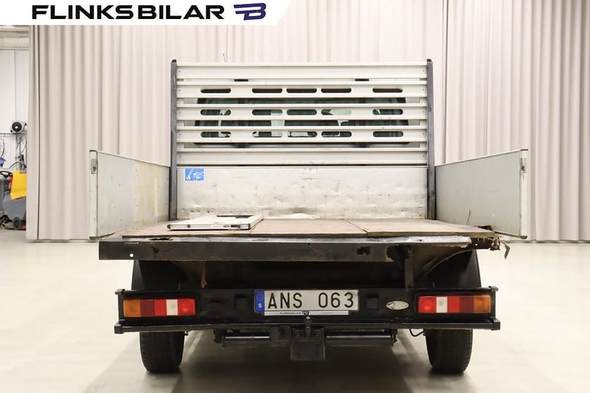 Bild 2 av Ford Transit T300 Chassis Dubbelhytt 2.2 TDCi 115HK Dubbelhytt|7-Sits|Flak|Momsbil