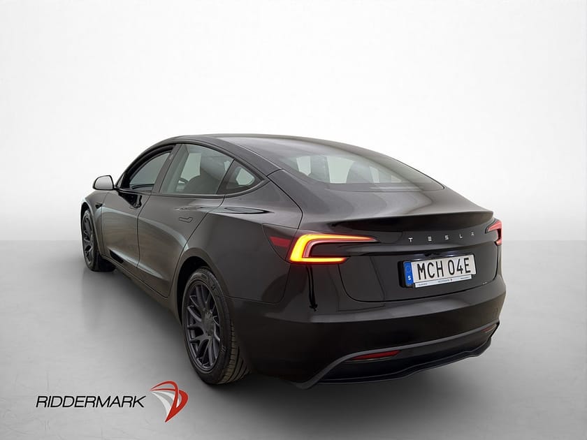 Bild 5 av Tesla Model 3 Standard Range Rattvärme Skärm-Bak Svensksåld