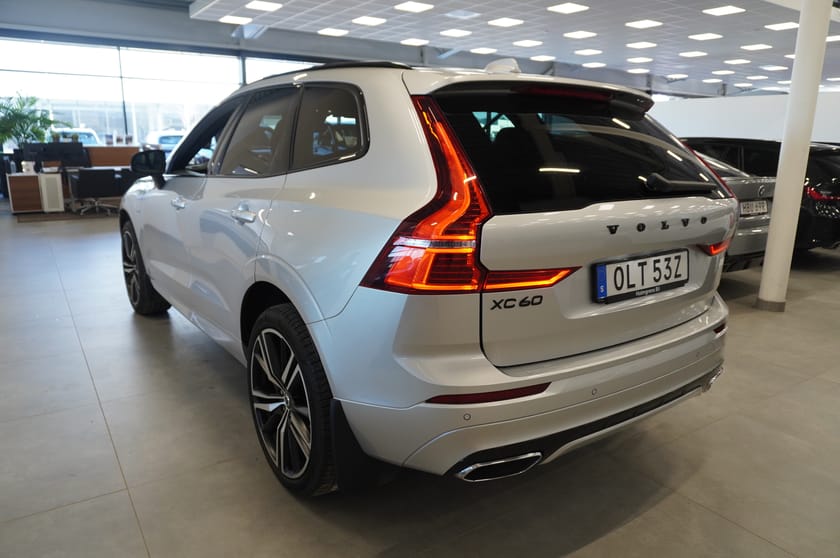 Bild 4 av Volvo XC60 T8 AWD Recharge R-Design Pano Drag 21