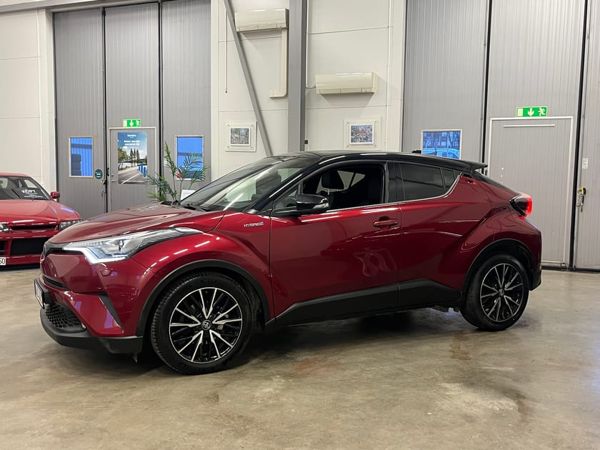 Bild 2 av Toyota C-HR Hybrid CVT X-Edition Bi-Tone Skinn JBL 1 Ägare 122hk