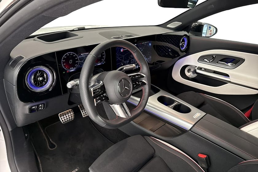 Bild 5 av Mercedes-Benz CLA 350 4MATIC AMG Line Plus Premium plus Drag Burmester