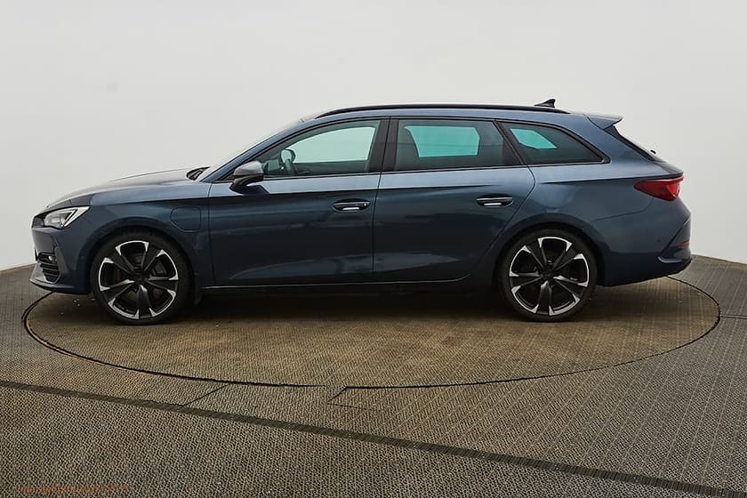Bild 4 av CUPRA Leon Sportstourer e-Hybrid SP VZ 245hk DSG | Värmare, Drag, Backkamera