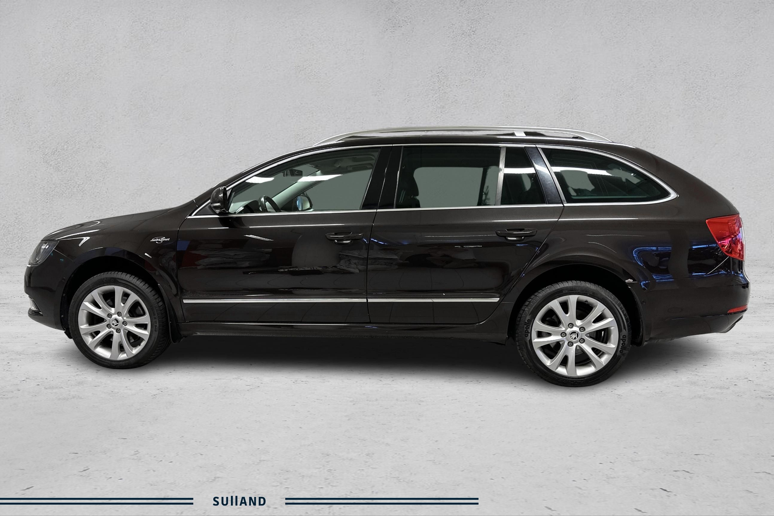 Thumnail bilde 1 av Škoda Superb Stasjonsvogn